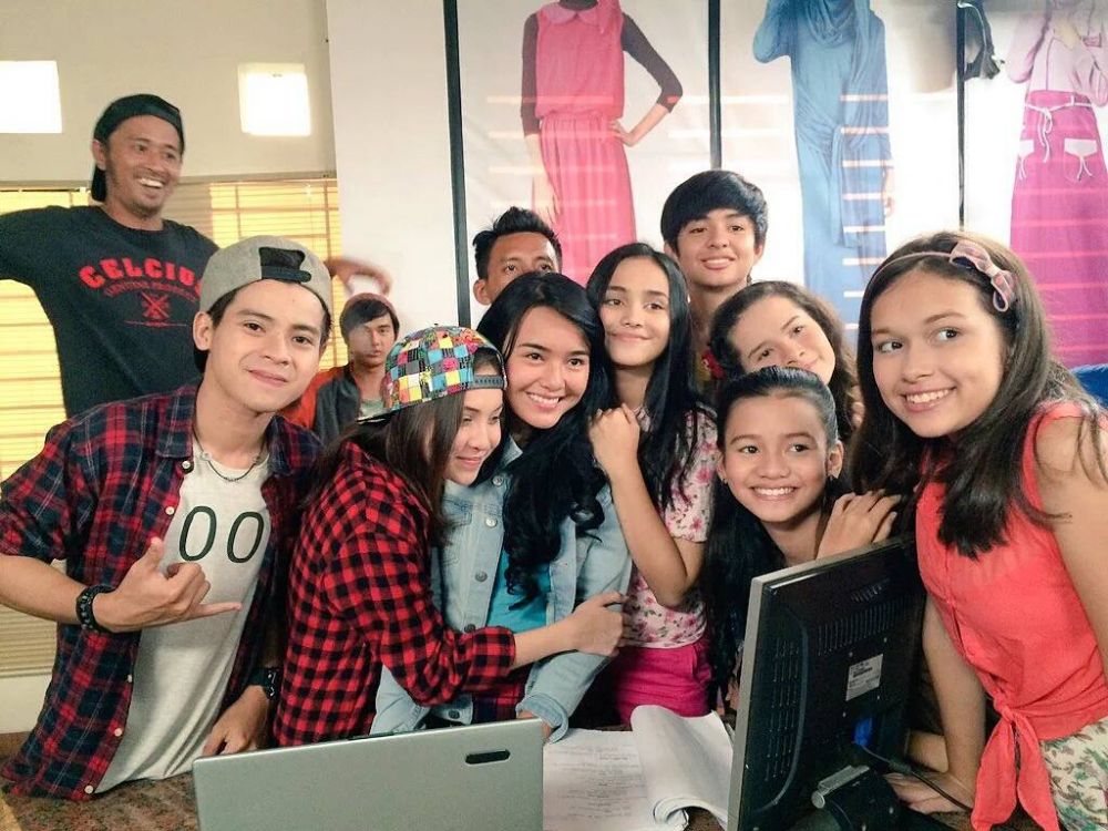 Para pemainnya mulai masuki jenjang hidup baru, ini 9 potret jadul kebersamaan bintang Mermaid in Love