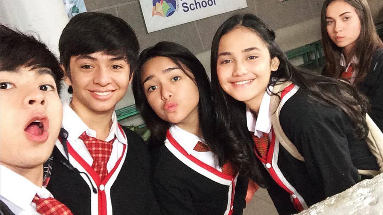 Para pemainnya mulai masuki jenjang hidup baru, ini 9 potret jadul kebersamaan bintang Mermaid in Love