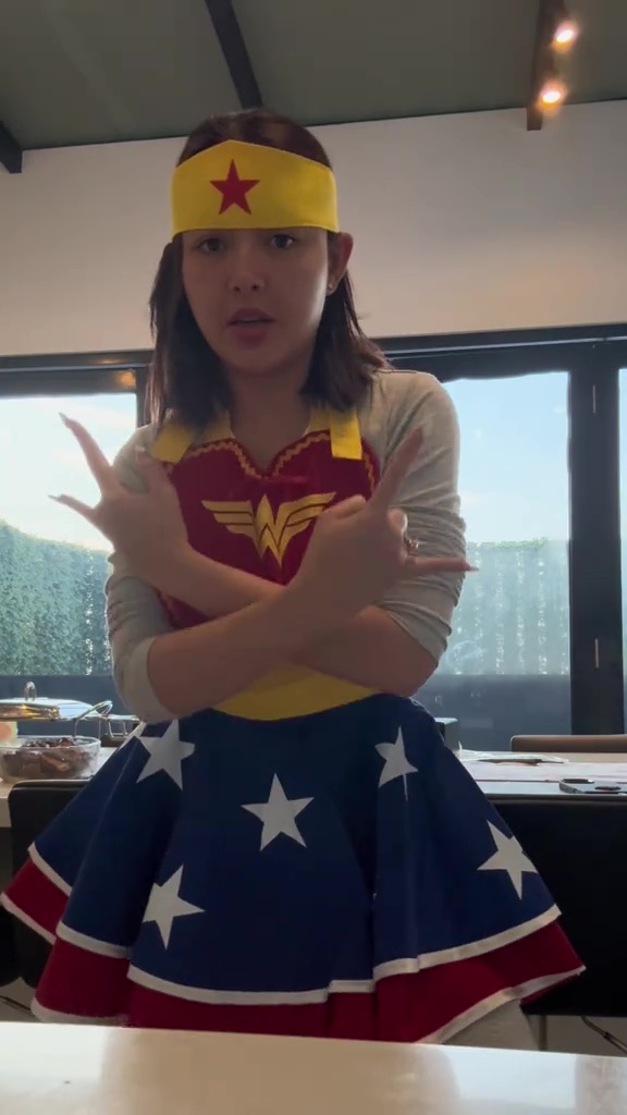 Momen kocak Amanda Manopo masak sarapan untuk Kenny, celemek yang dipakai malah bikin salfok