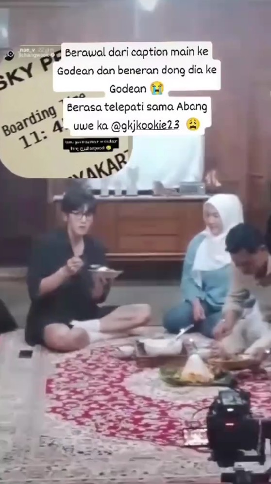 7 Potret Ji Chang-wook tak jaim makan lesehan saat kunjungan di Yogyakarta, gayanya berasa akamsi