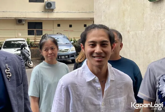 Dilaporkan Erika Carlina, ini 7 potret DJ Panda sambangi Polda Metro Jaya untuk jalani pemeriksaan