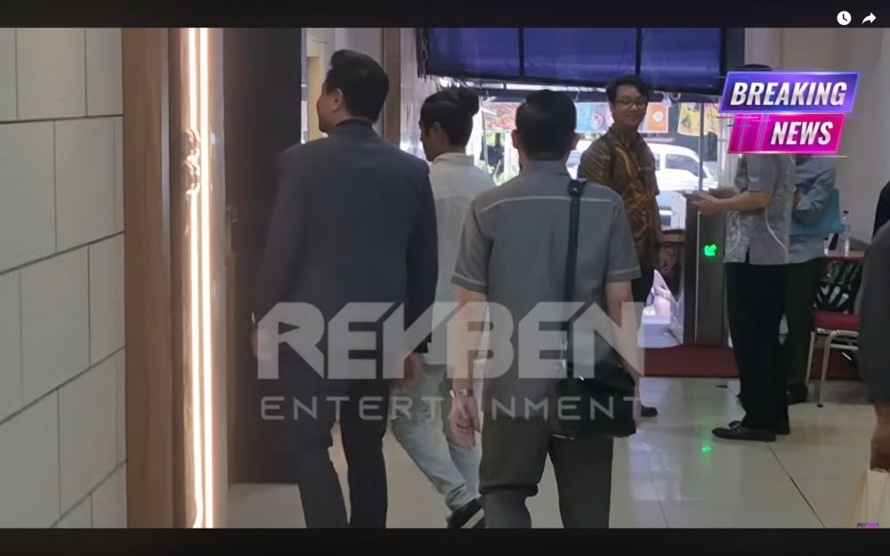 Dilaporkan Erika Carlina, ini 7 potret DJ Panda sambangi Polda Metro Jaya untuk jalani pemeriksaan