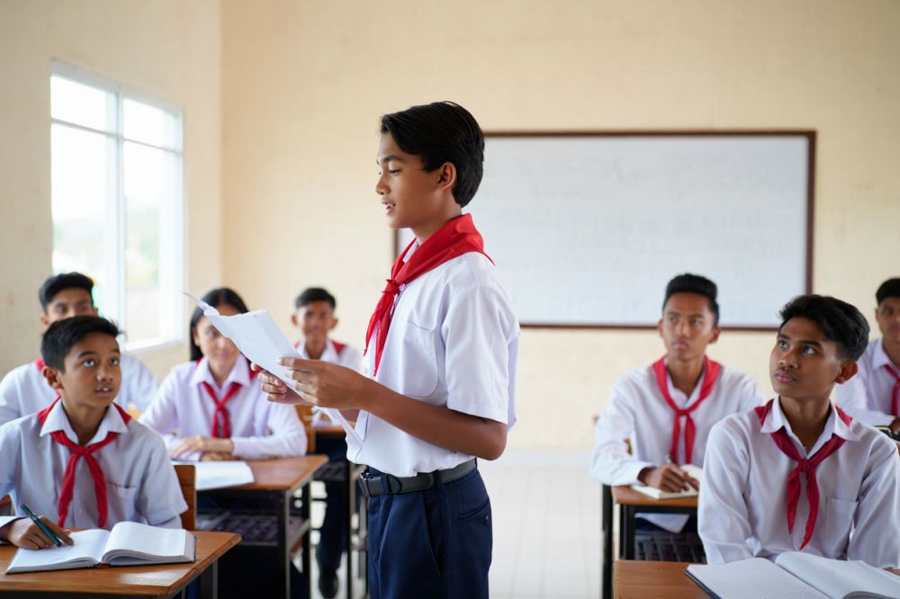 8 Contoh teks monolog tentang pendidikan, menggetarkan hati, penuh harapan, dan memberi semangat