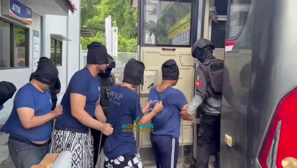 9 Potret Ammar Zoni dipindah ke Nusakambangan usai kasus narkoba di lapas, wajah tertutup dan diborgol