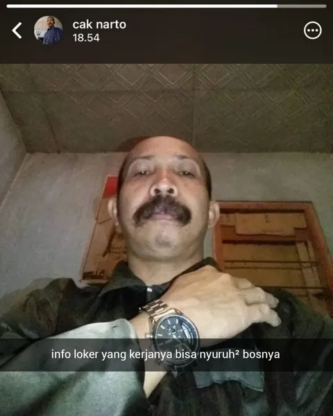 9 Status lucu WhatsApp terbaru ini nggak cuma bikin ngakak tapi juga geleng kepala, makin absrud