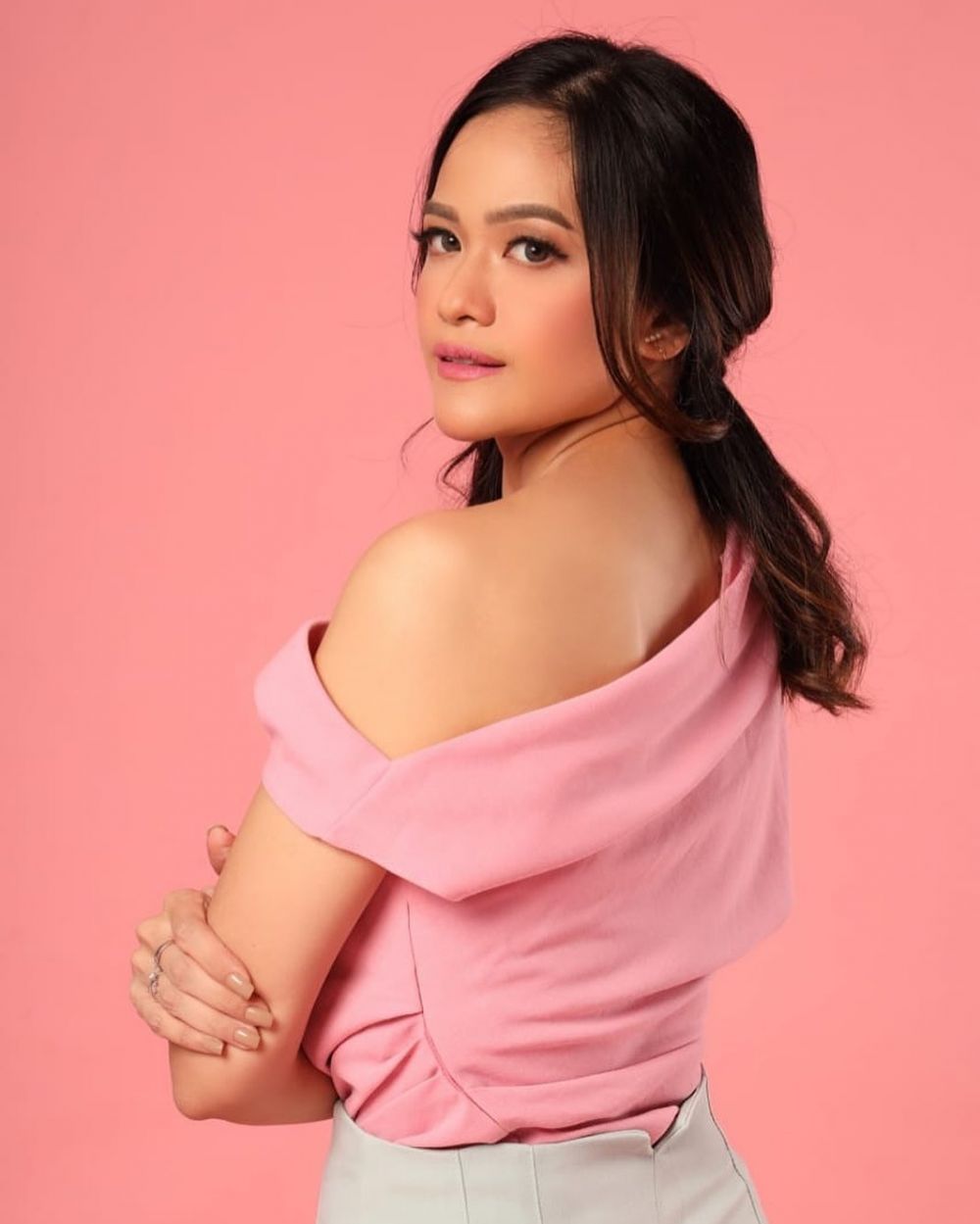 Finalis Gadis Sampul 2004 ini ternyata adik ipar Arumi Bachsin, kini jadi pebisnis, ini 9 potretnya