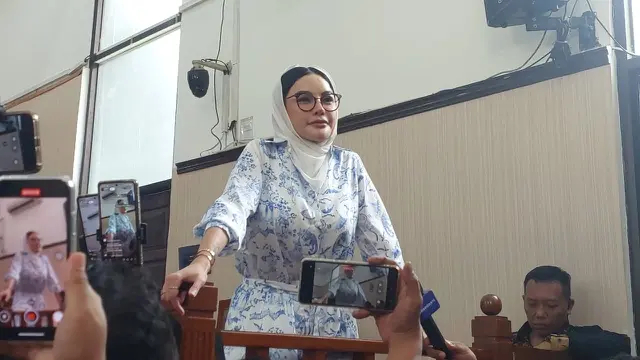 Curahan hati Nikita Mirzani, ngaku kurus karena memikirkan anak sakit