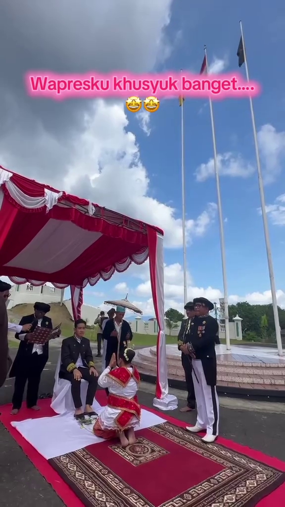 9 Potret Wapres Gibran dapat gelar bangsawan dari Kesultanan Ternate, diarak dengan tandu