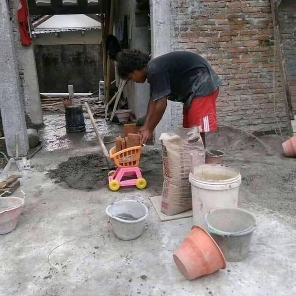 Terlalu imut, 11 potret benda berukuran kecil ini bukannya membantu malah jadi unfaedah