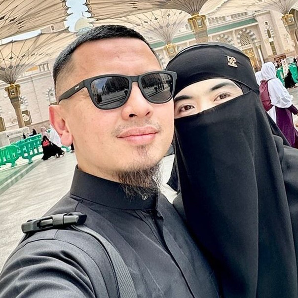 Sosoknya jarang muncul di layar kaca, ini potret Yulia Rachman mantan istri Demian, kini jadi pebisnis