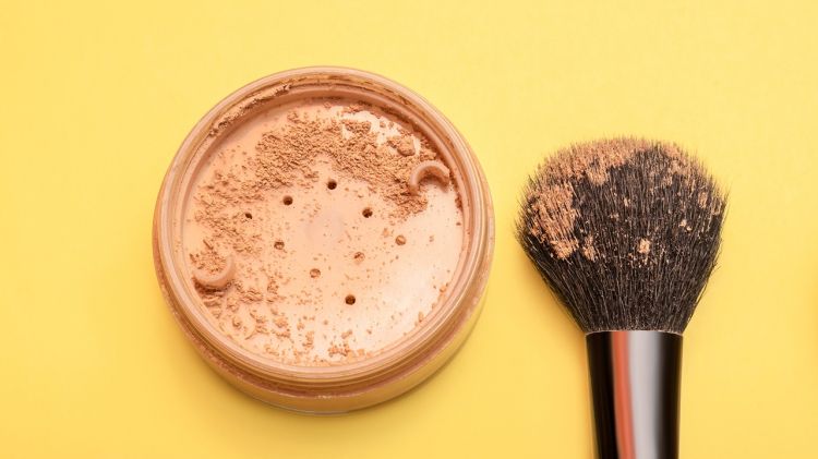 Jangan langsung beli, ini 11 rekomendasi bedak tabur buat kulit kering harga di bawah Rp100 ribu