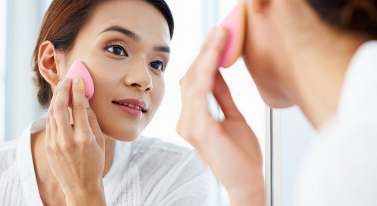 6 Rekomendasi foundation terbaik untuk kulit berminyak di bawah Rp100 ribu