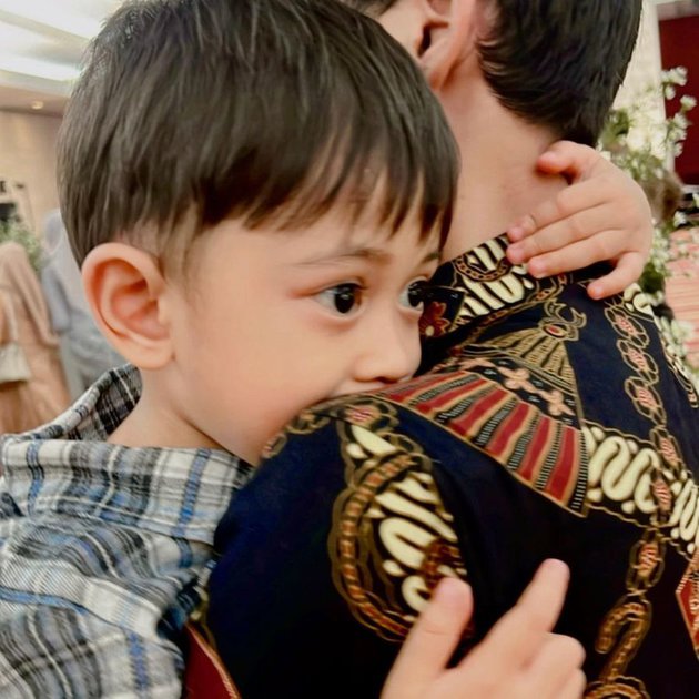 Disayang bak anak sendiri, begini 9 potret kedekatan Beni Mulyana kakak Lesty Kejora dan putra sambung