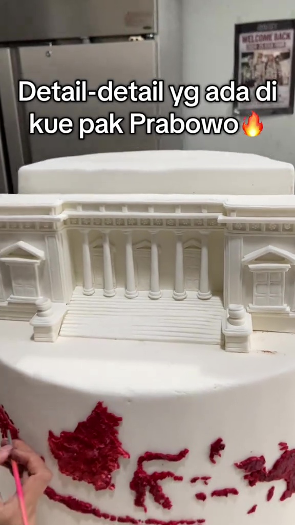Proses di balik pembuatan kue dan tumpeng ulang tahun Prabowo ke-74, 9 potret detailnya ini ciamik
