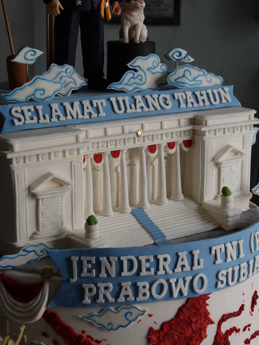 Proses di balik pembuatan kue dan tumpeng ulang tahun Prabowo ke-74, 9 potret detailnya ini ciamik