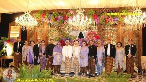 Jarang tersorot, begini 11 potret kebersamaan Mayangsari dan keluarga Cendana