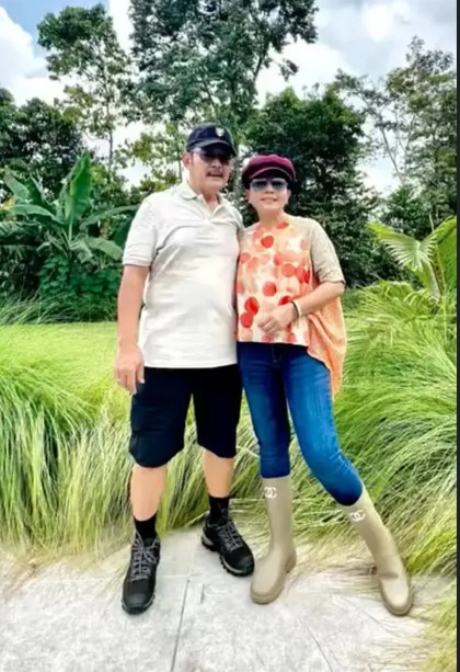 Jarang tersorot, begini 11 potret kebersamaan Mayangsari dan keluarga Cendana