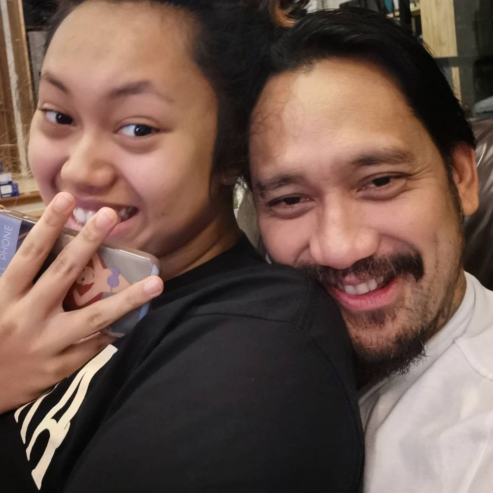 Penari latar Agnez Mo ternyata anak aktor top, begini 11 potret kebersamaannya dengan sang ayah