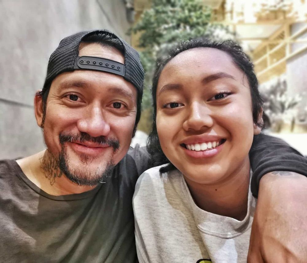 Penari latar Agnez Mo ternyata anak aktor top, begini 11 potret kebersamaannya dengan sang ayah