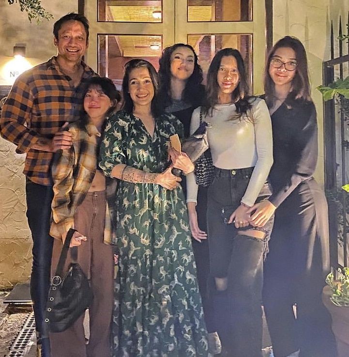 Penari latar Agnez Mo ternyata anak aktor top, begini 11 potret kebersamaannya dengan sang ayah