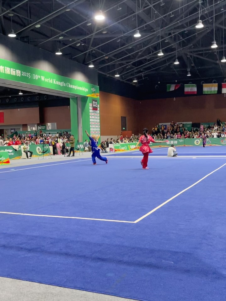 Buktikan usia bukan penghalang, 9 potret Krisdayanti raih medali perak di kejuaran dunia wushu 2025