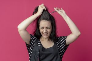 Jangan dipotong, beauty vlogger ini beri hack untuk atasi rambut bercabang pakai 1 bahan masakan
