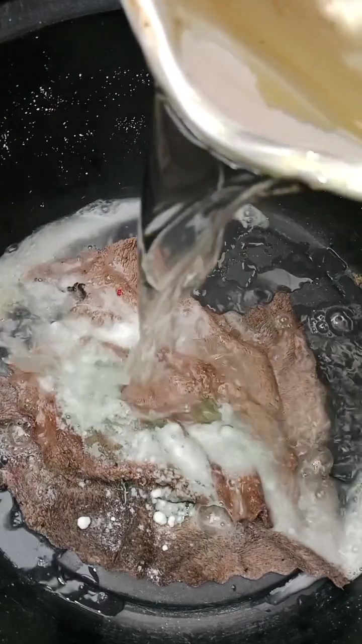 Hempaskan noda lemak dan kotoran di lap dapur bermodal baking soda, begini cara efektif menggunakannya