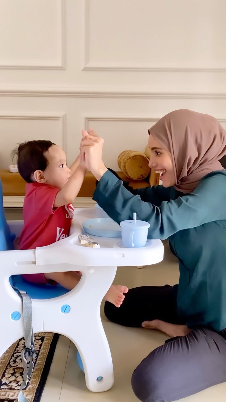 Jamilah istri bang Madit di Islam KTP sekarang jadi hot mama, intip 11 potretnya pas momong anak