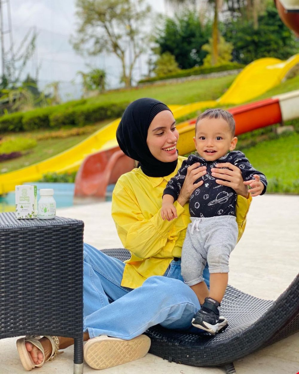 Jamilah istri bang Madit di Islam KTP sekarang jadi hot mama, intip 11 potretnya pas momong anak
