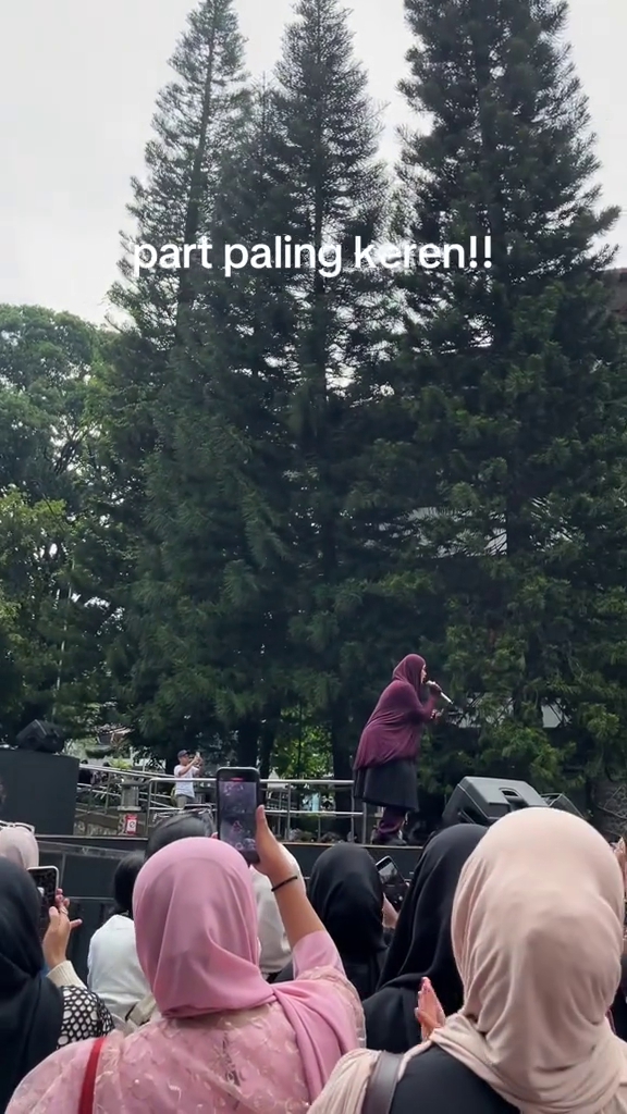 Perubahannya beda banget, ini 9 potret Sivia Azizah manggung pakai busana syari, tuai pujian