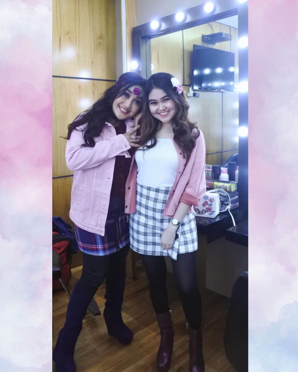 Bak ibu dan anak, begini 11 potret kebersamaan Paramitha Rusady dan Indrayani sang ponakan