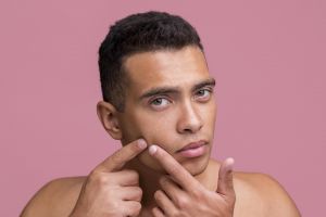 10 Skincare cowok kulit berminyak dan berjerawat usia 30 tahun harga di bawah Rp 100 ribu