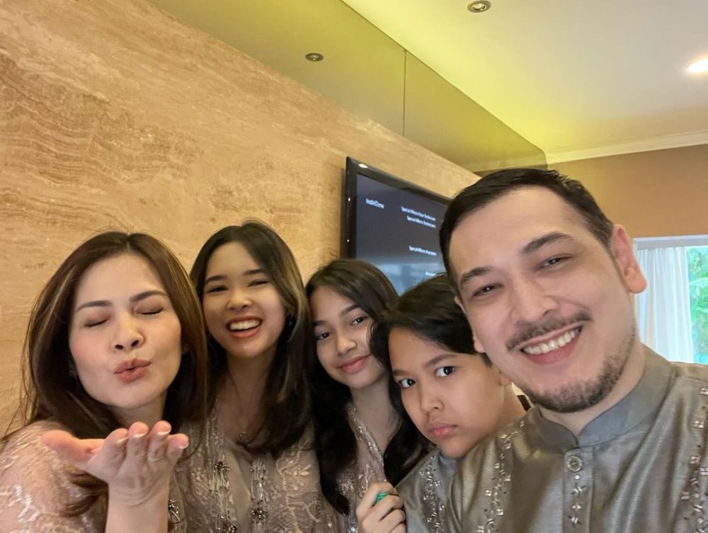 6 Tahun menikah, ini 9 potret kebersamaan Cut Tari dan Richard Kevin, definisi rumah tangga adem