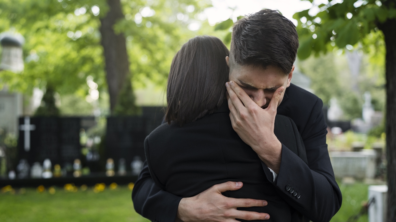 100 Kata-kata motivasi cinta sedih, menyentuh hati hingga ke dalam