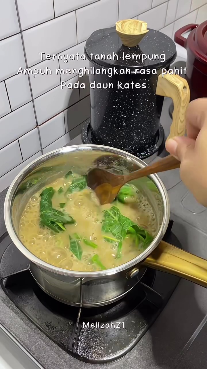 Lebih ampuh dari asam jawa, cukup pakai 1 bahan dapur ini untuk rebus daun pepaya biar tak pahit