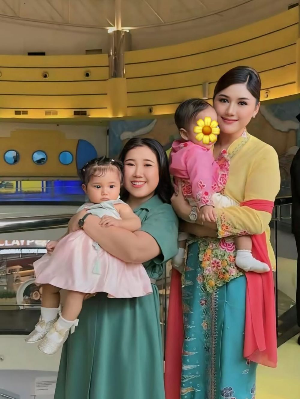 8 Potret pesta ulang tahun ke-1 Bebingah anak Kaesang dan Erina, digelar bertema Betawi