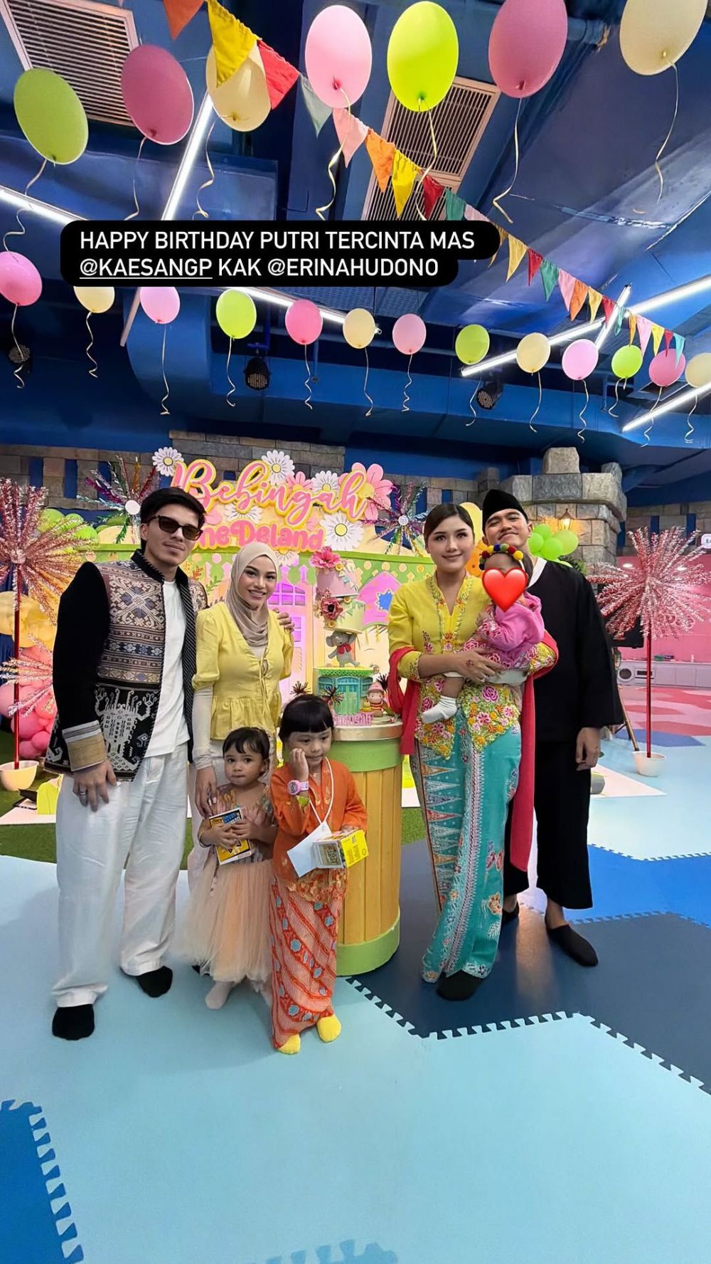 8 Potret pesta ulang tahun ke-1 Bebingah anak Kaesang dan Erina, digelar bertema Betawi