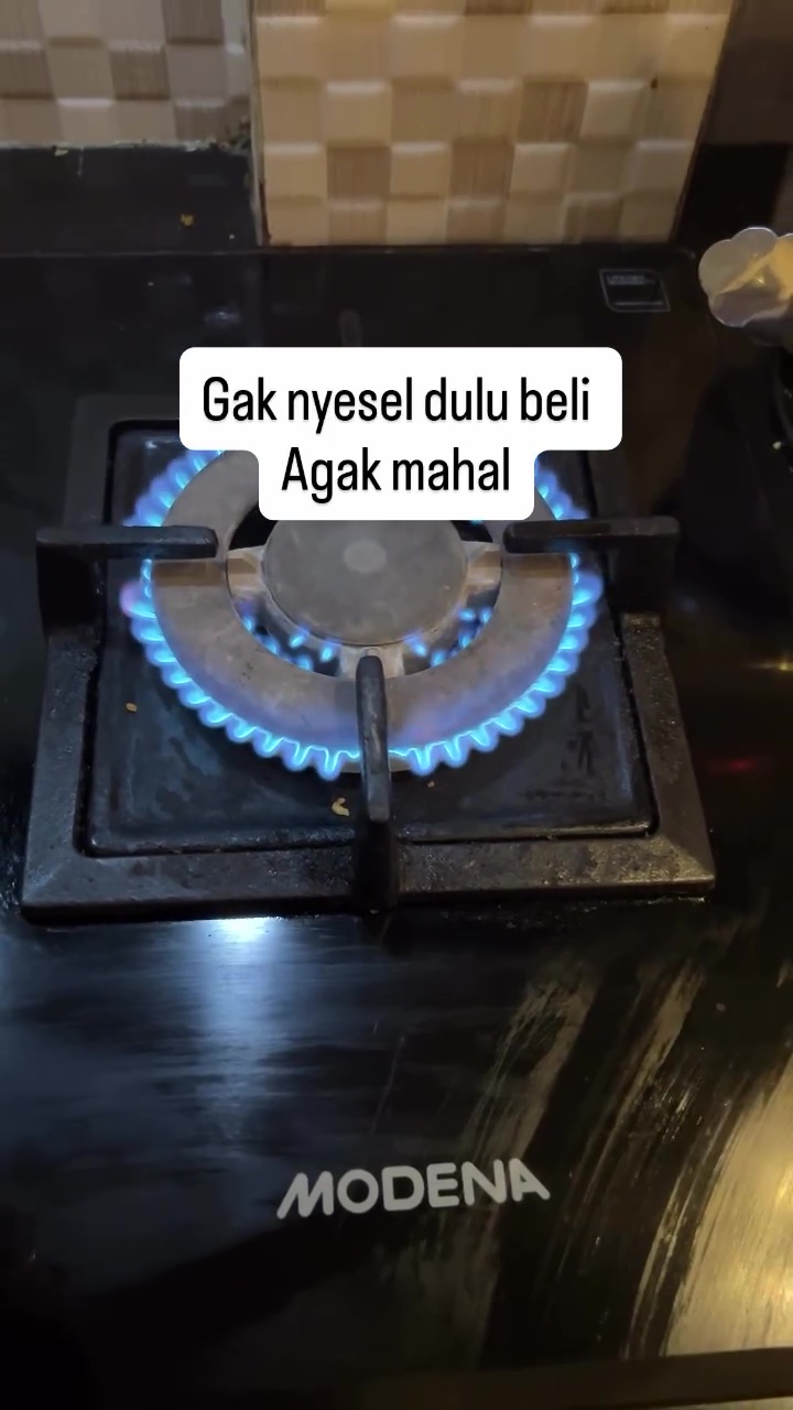 Tak menyangka bisa dilepas, warganet ini tunjukkan kondisi tungku kompor tanam yang tak dicuci 9 tahun