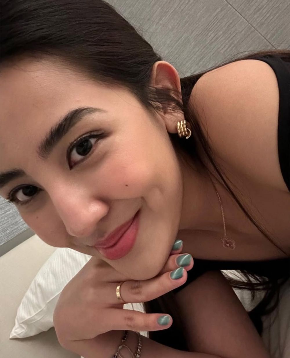 Lima tahun pacaran dengan Teuku Rassya, 9 potret Cleantha Islan calon mantu Tamara Bleszynski