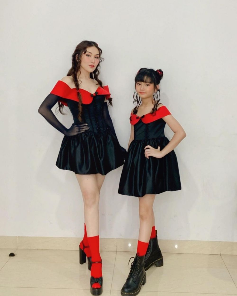Potret kebersamaan 7 seleb dan putrinya layaknya sobat karib, masih belia punya gaya stylish