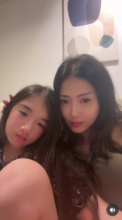 9 Potret Vanina Amalia Hidayat, putri bos Sido Muncul cerai dengan aktor Jepang usai 13 tahun nikah