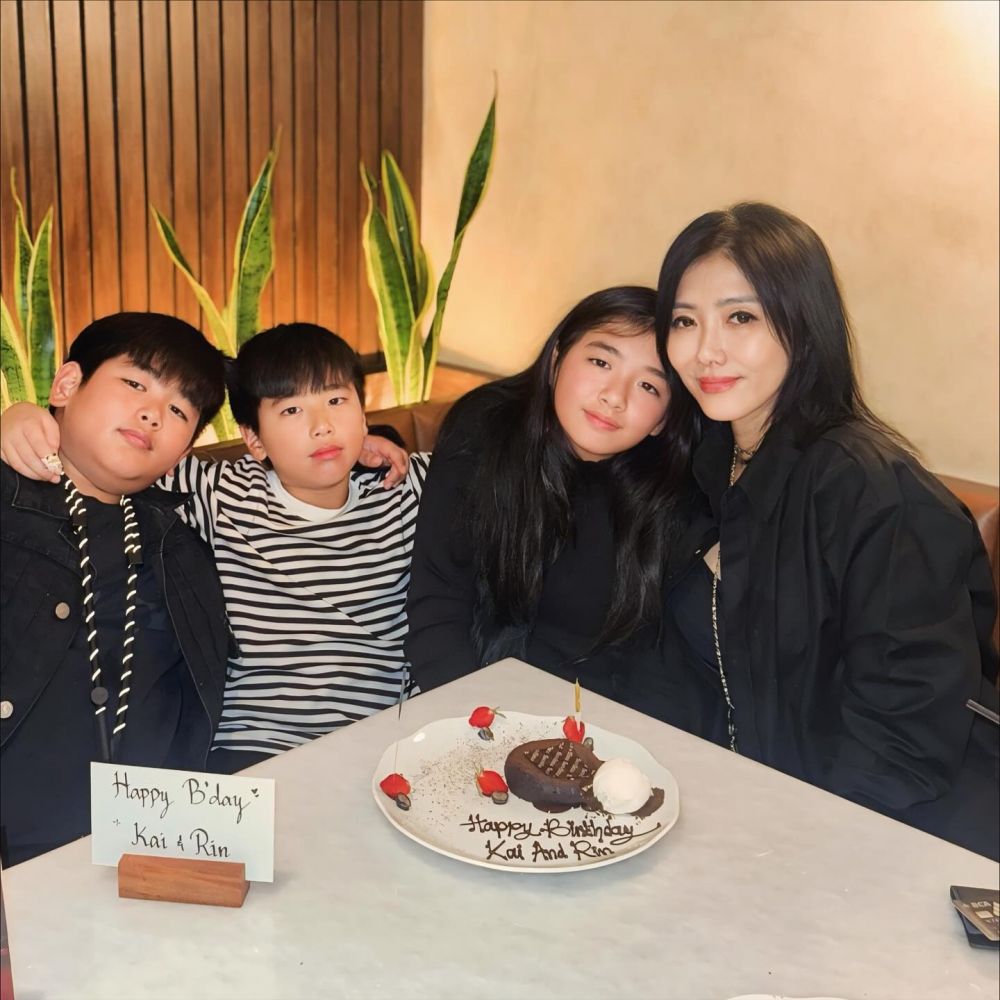 9 Potret Vanina Amalia Hidayat, putri bos Sido Muncul cerai dengan aktor Jepang usai 13 tahun nikah