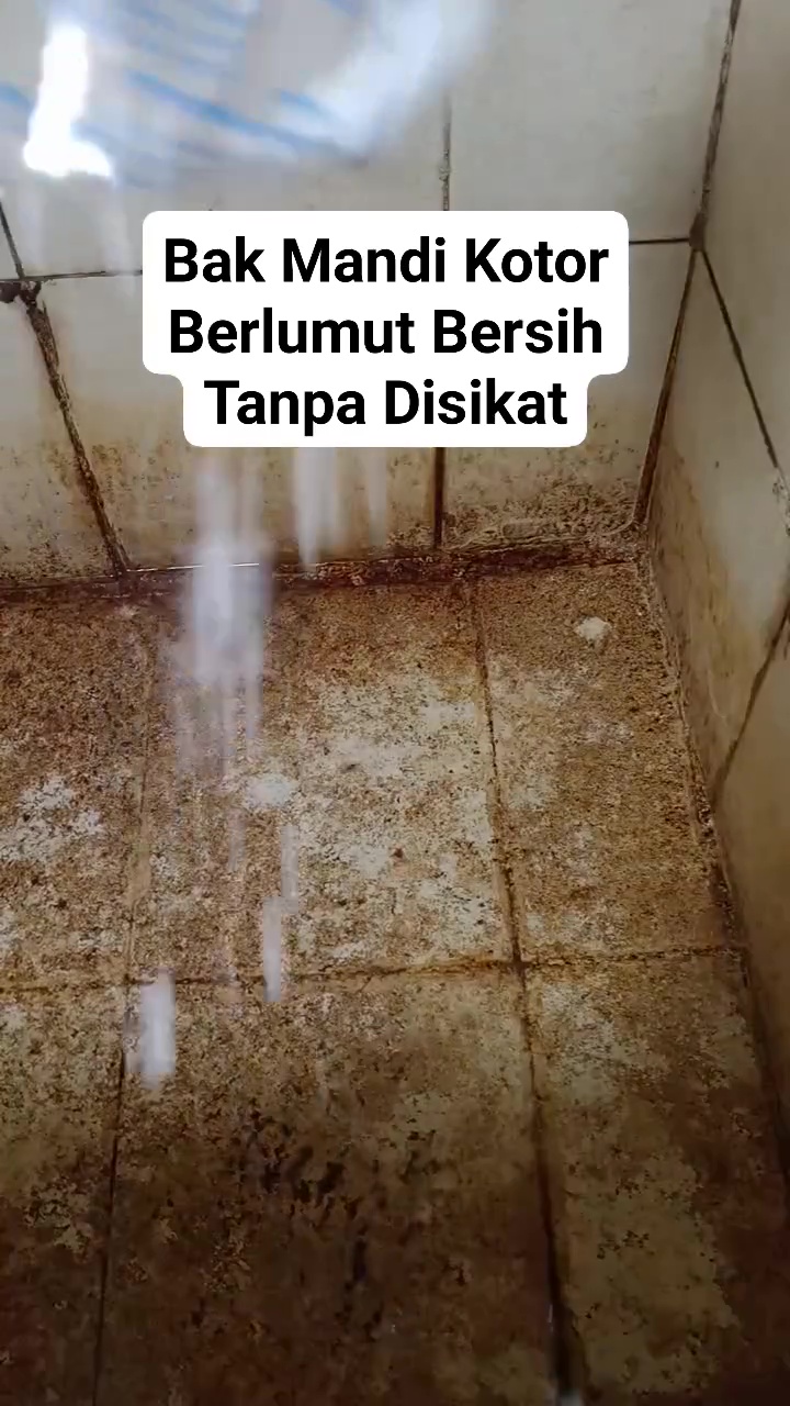 Tanpa repot disikat, bak mandi berkerak bisa bersih lagi pakai sabun cuci piring, begini cara pakainya