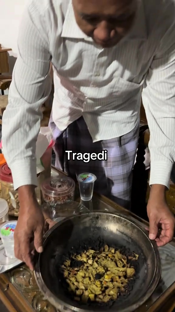 Momen apes bapak-bapak lupa hangatkan sayur nangka malah ditinggal ke musala, gosong tak tertolong