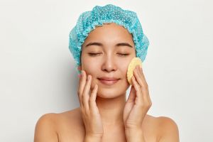10 Skincare untuk eksfoliasi agar wajah bersih dan mulus harga di bawah Rp 100 ribu
