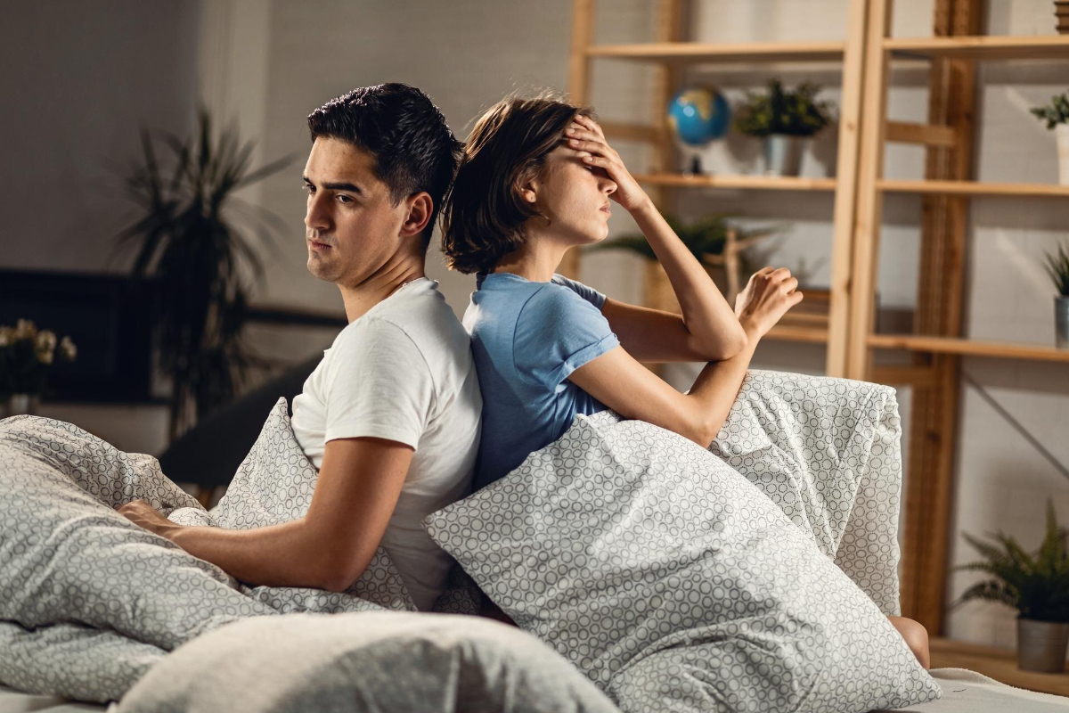 Backburner adalah hubungan ‘cadangan’ yang kerap tak disadari, arti dan tandanya dalam hubungan cinta