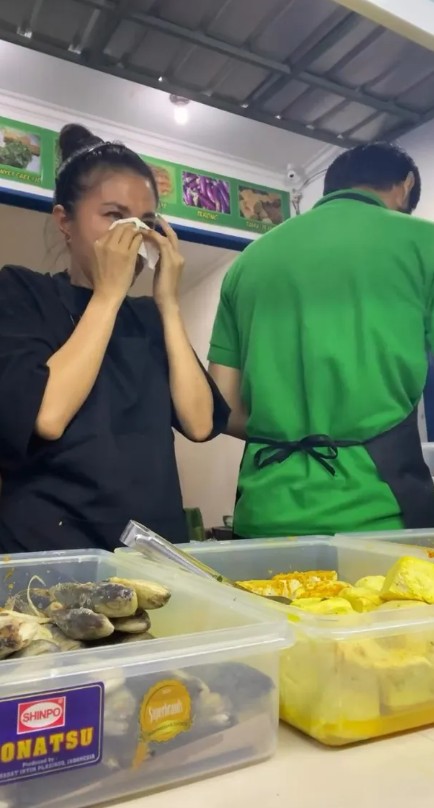 Warung makannya diusik oknum akamsi, istri Epy Kusnandar dan polisi beri pengakuan kronologi berbeda