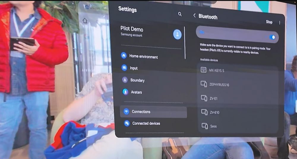 Gimana sih rasanya memakai headset canggih Samsung XR? Satu rumah bak jadi layar komputer raksasa