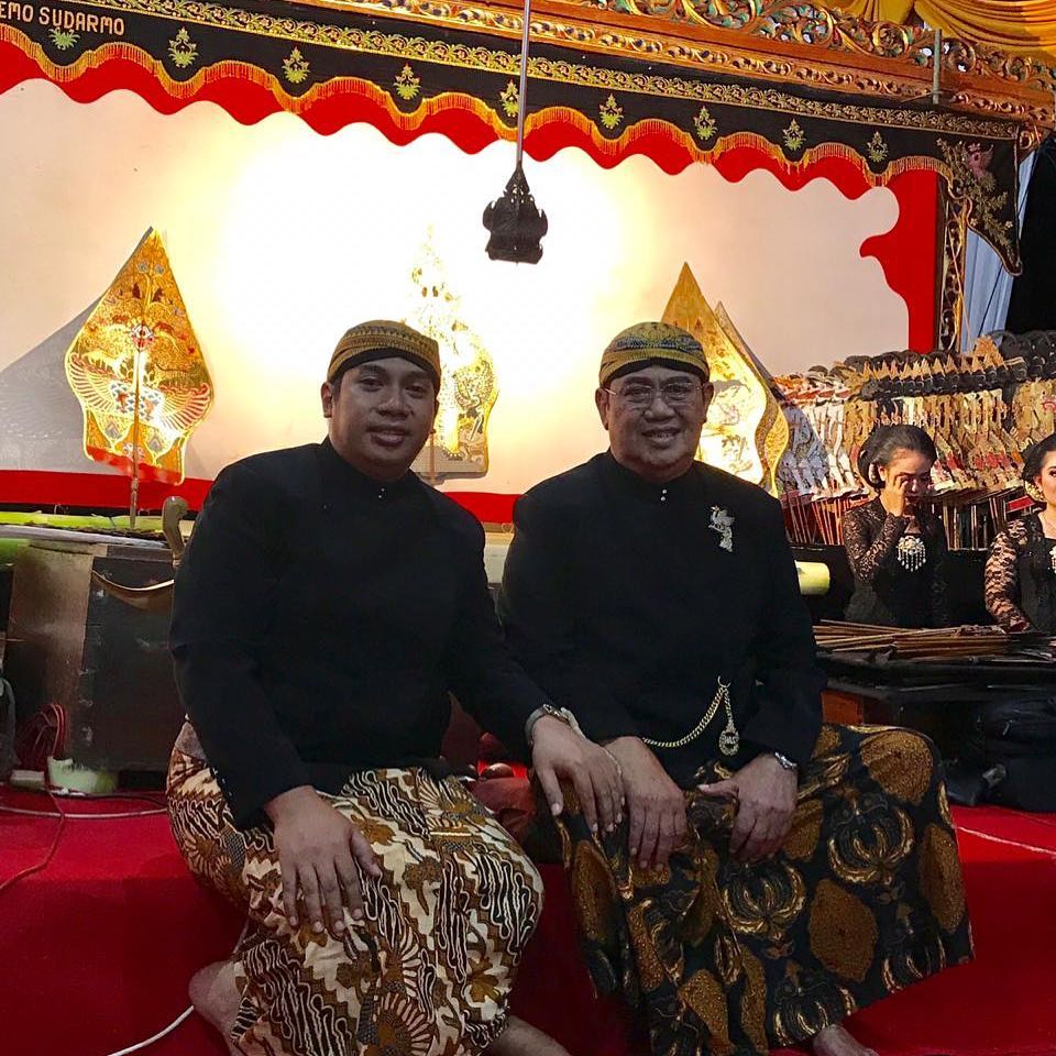 Dari Klaten ke dunia, ini sepak terjang Ki Anom Suroto, maestro dalang yang bawa wayang ke lima benua
