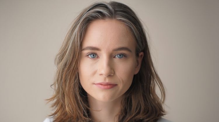 Ternyata bukan pakai semir, begini trik menghilangkan rambut beruban jadi hitam andalkan 1 bumbu dapur